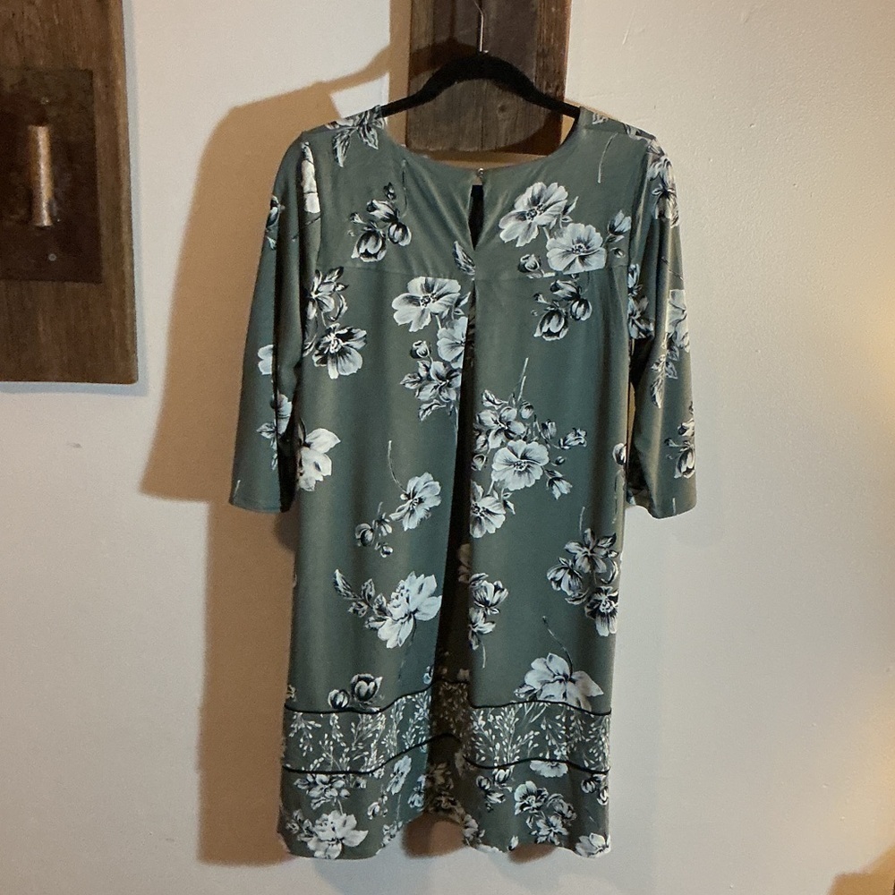 J Jill Everwear Collection Floral Green Women's Dress - Picture 2 of 4
